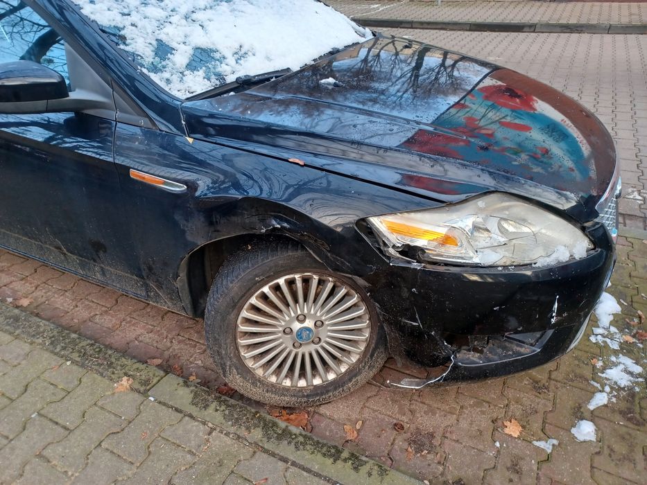 Ford Mondeo  // Rok 2008 Benzyna  // Małe uszkodzenie