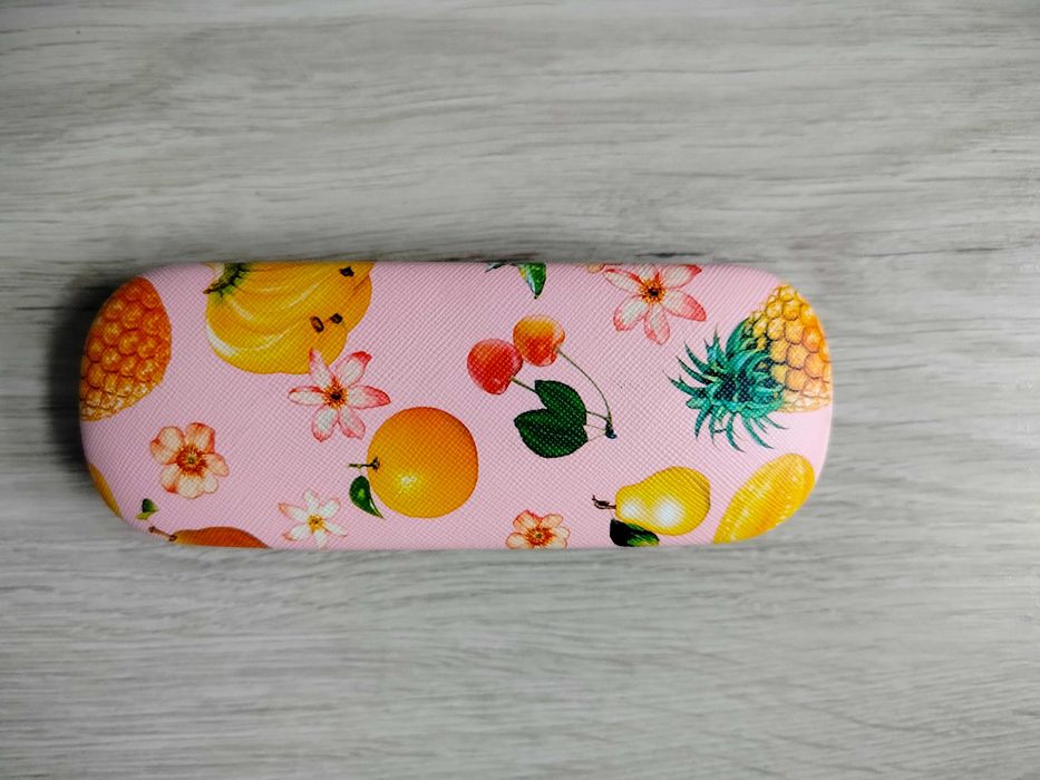 różowy pokrowiec etui na okulary  owoce