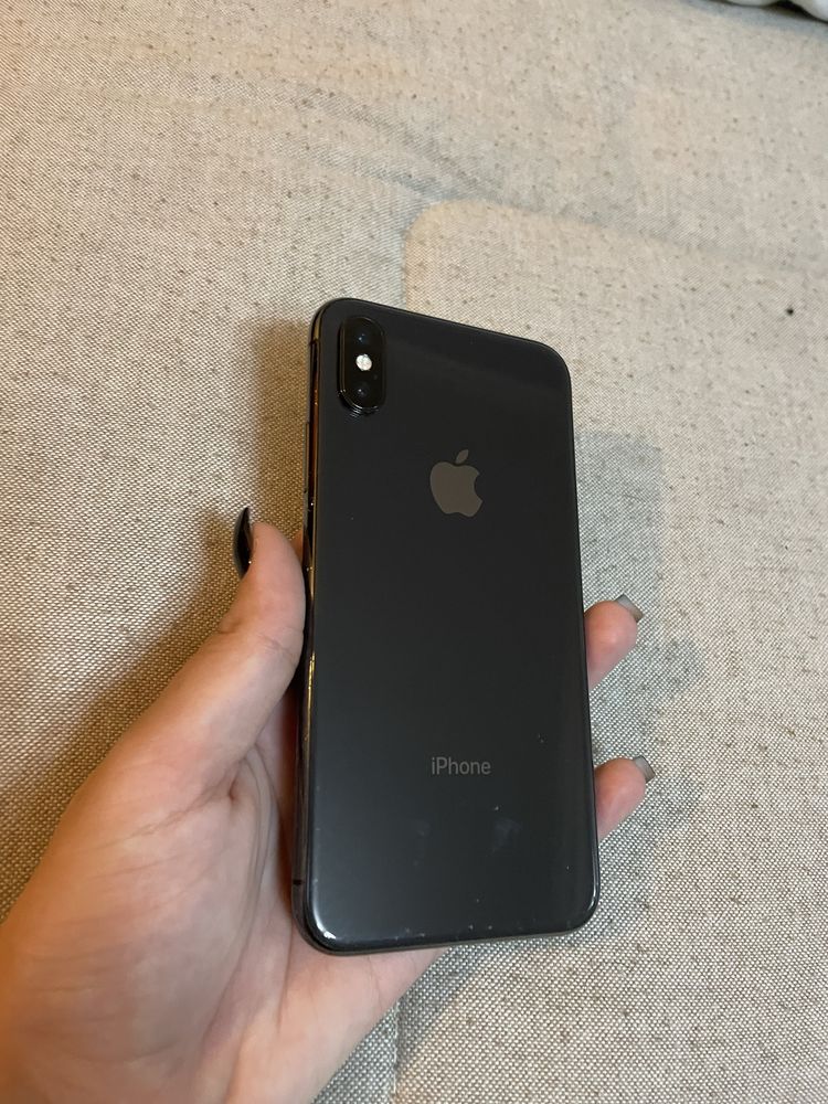 Iphone X-64GB capas incluidas