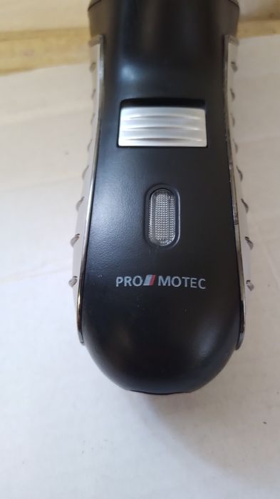 Элктробритва з трома ножами