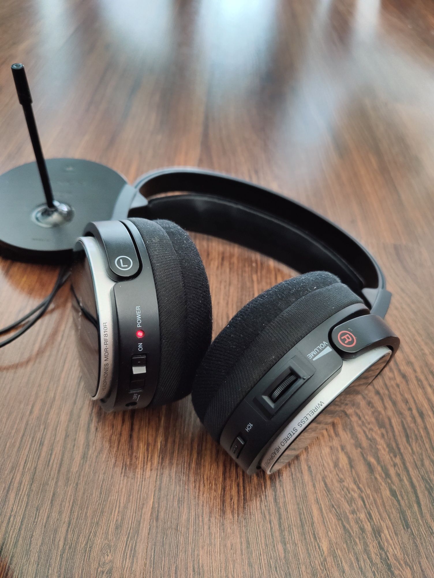 Słuchawki bezprzewodowe SONY TMR-RF810R