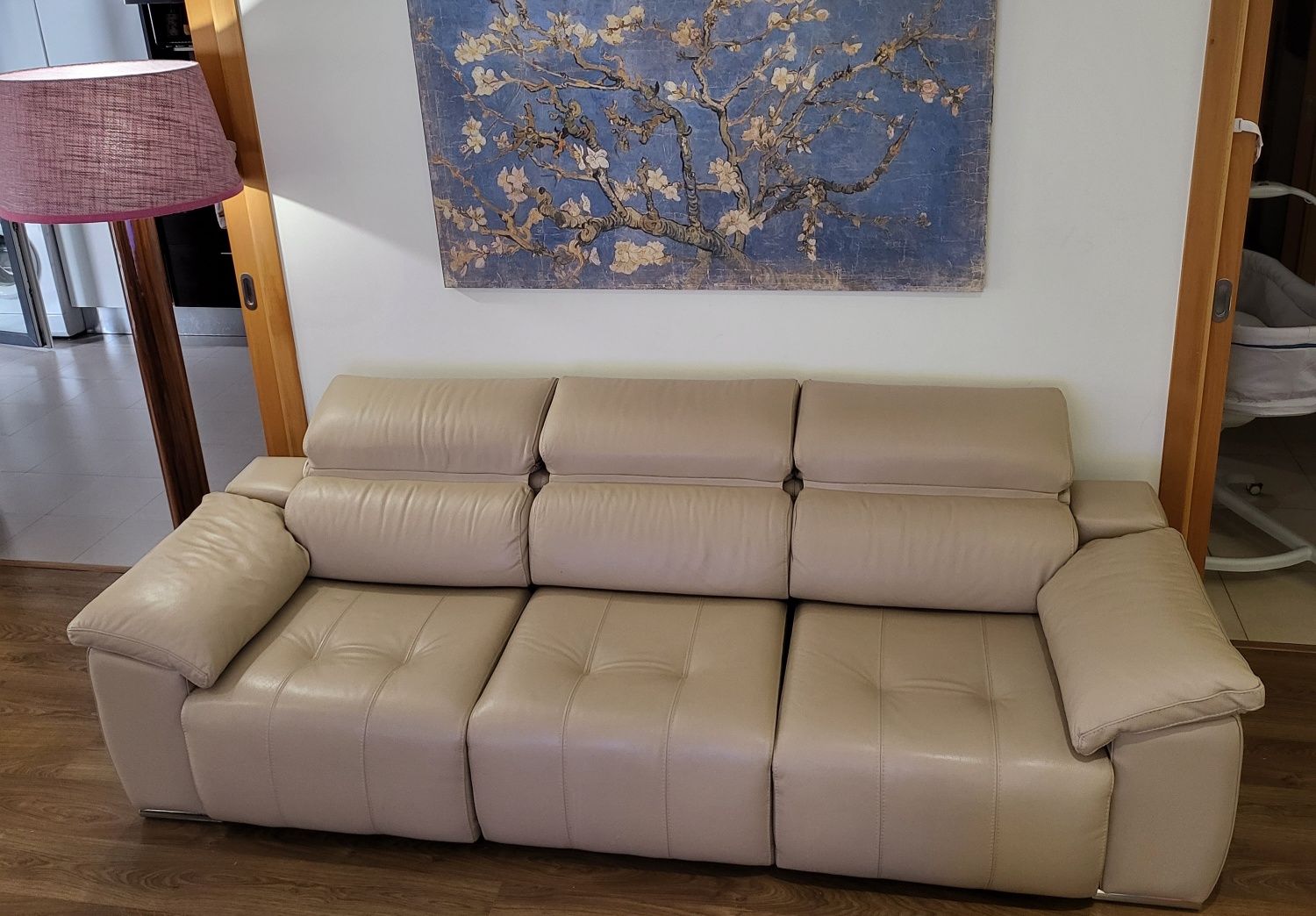 Sofa de 3 lugares em pele verdadeira