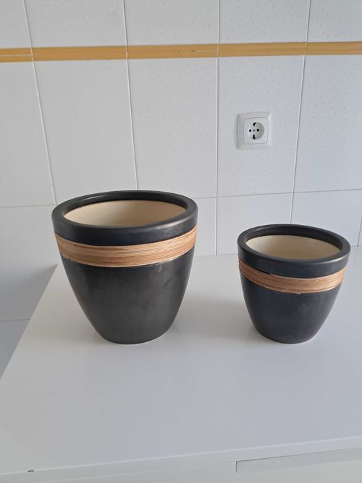Conjunto De Dois Vasos De Cerâmica Cinza