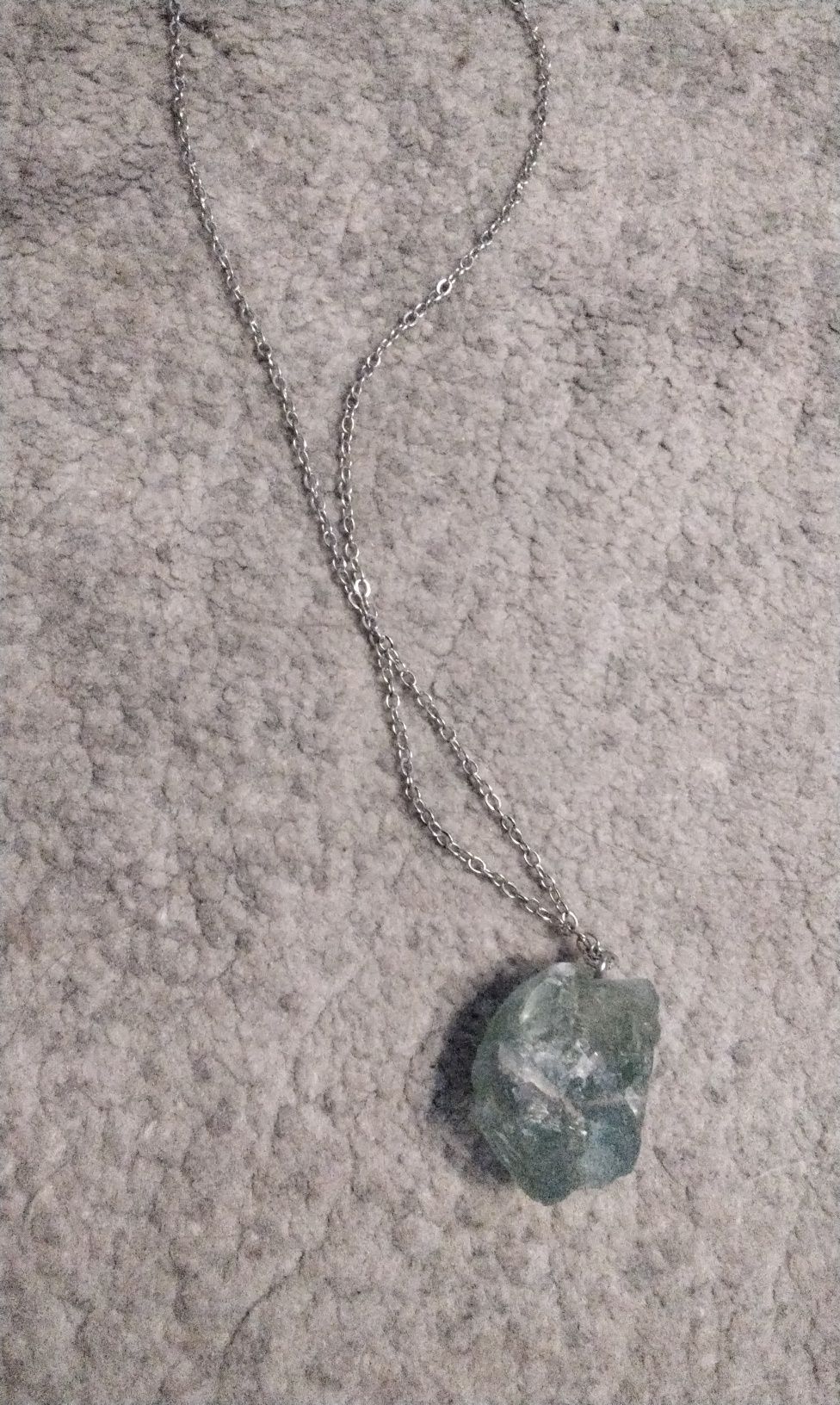 Naturalny kamień zielony, Fluoryt  wisiorek,  łańcuszek