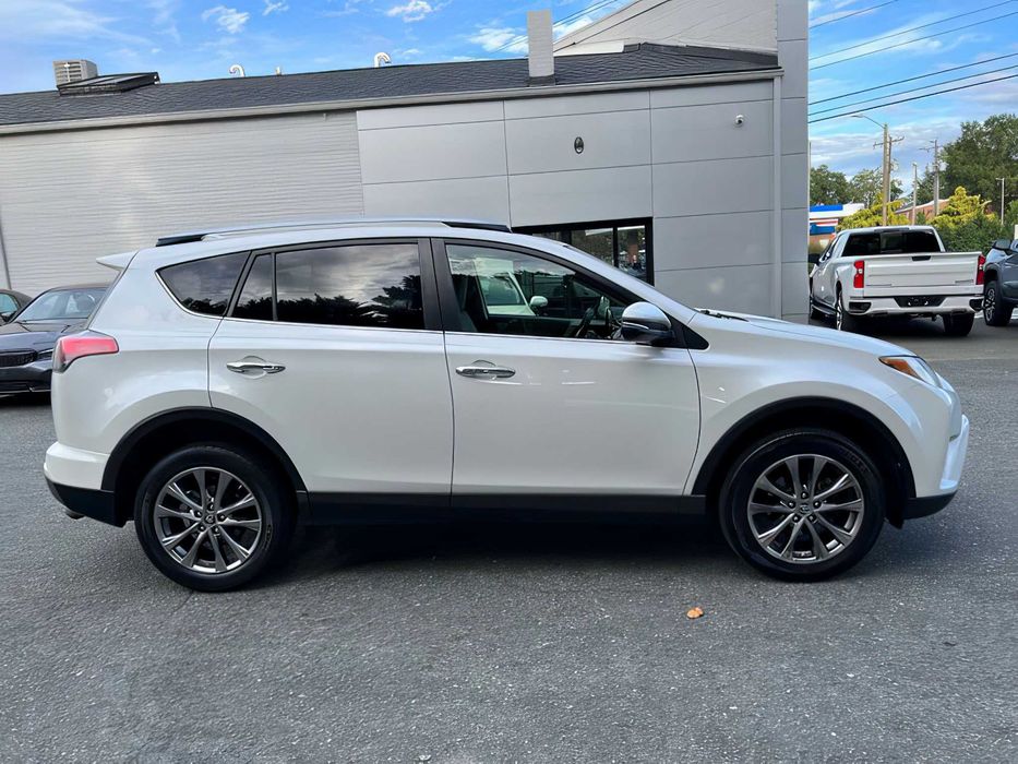 Toyota RAV4      2018