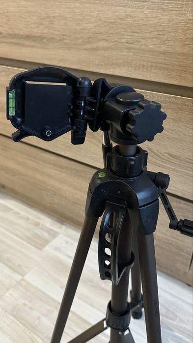 Штатив для камери