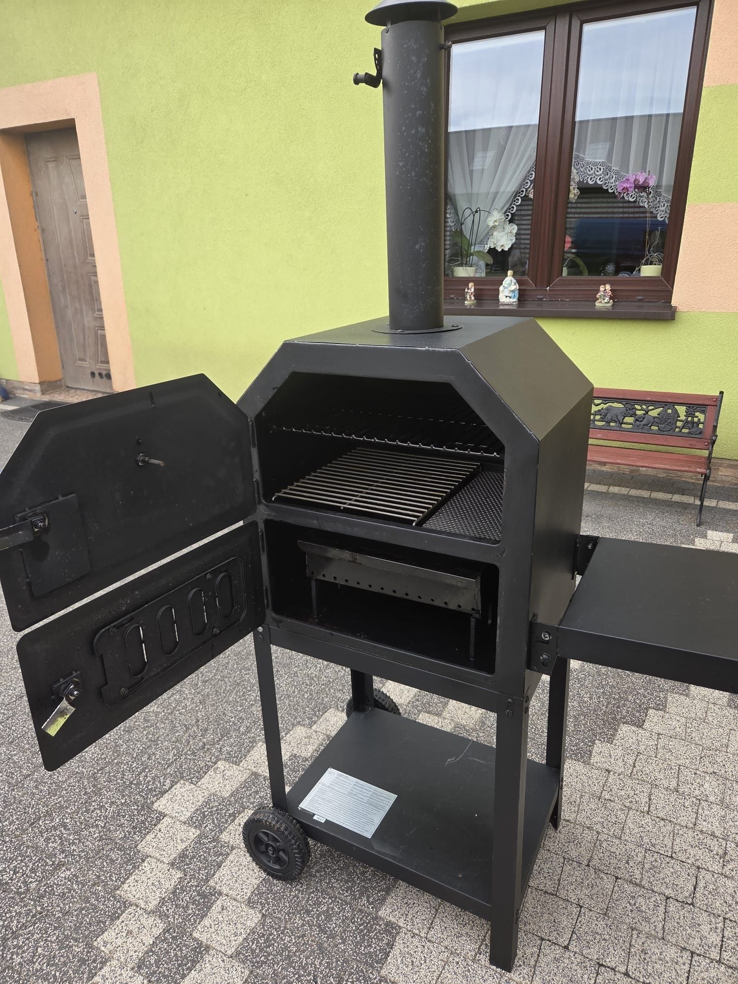 Piec do pizzy lub wędzarnia