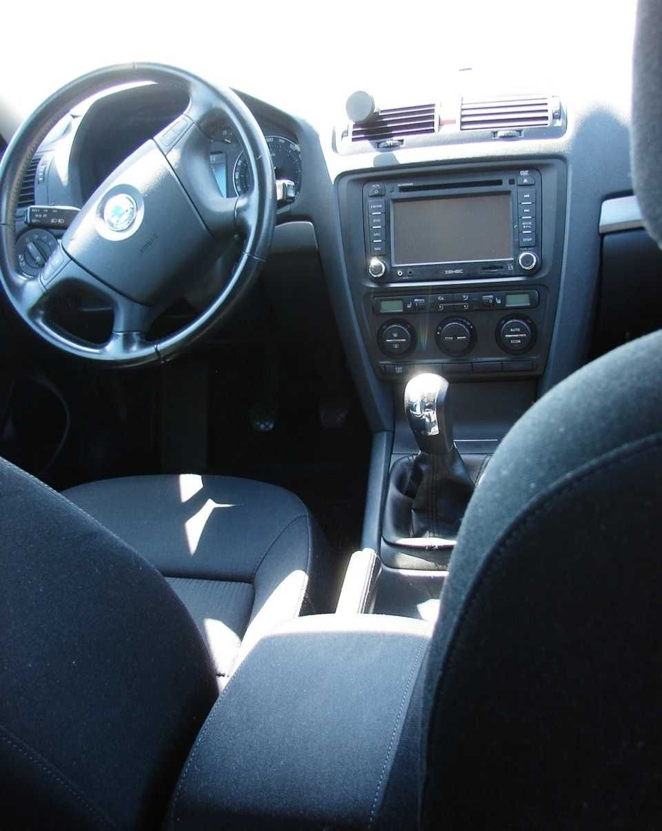 Skoda Octavia, 1, 6 л, бензин, 2005 гв,