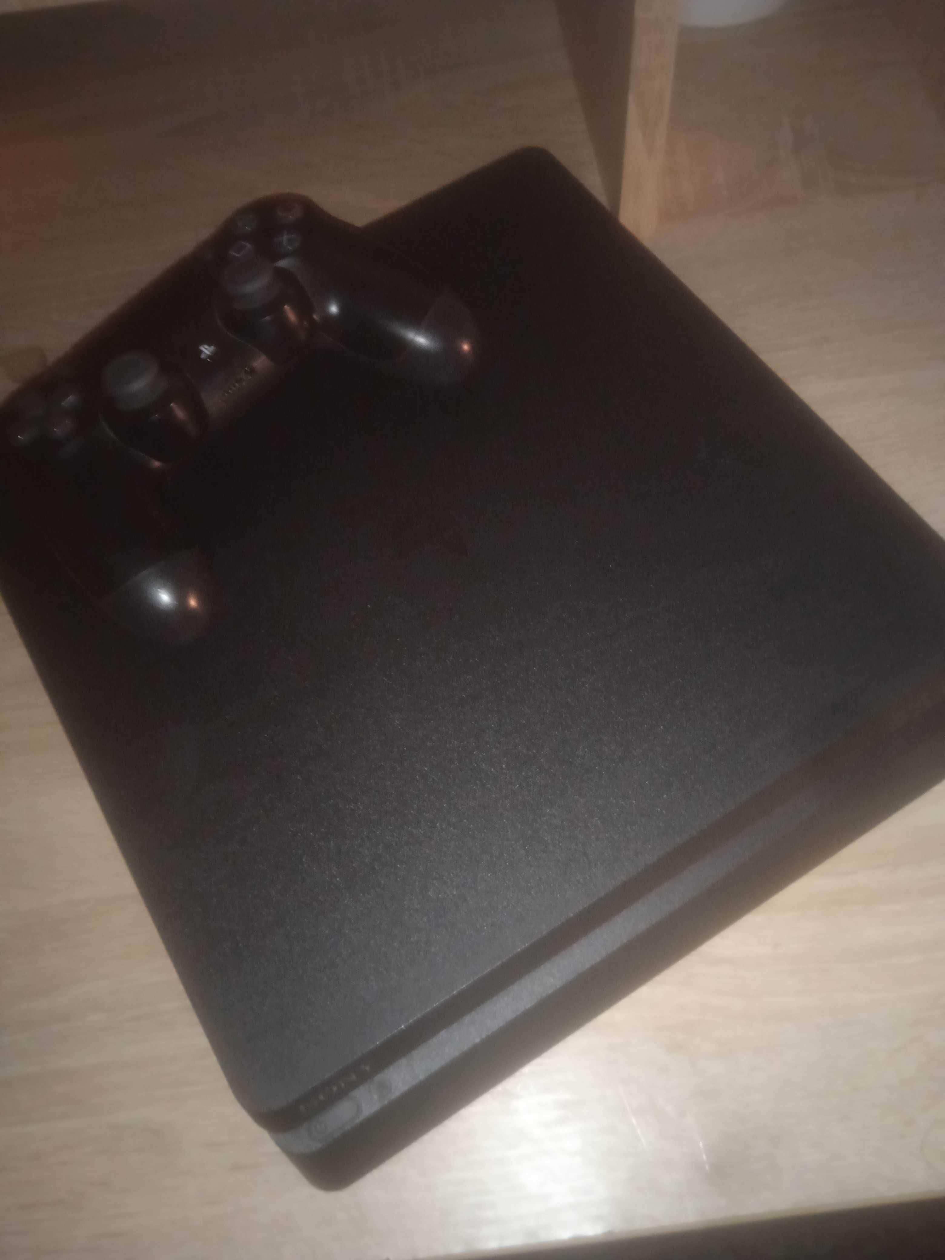 PlayStation 4 slim 1TB