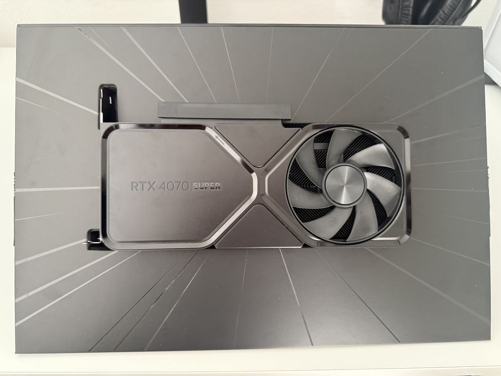 rtx 4070 super Founders Edition
