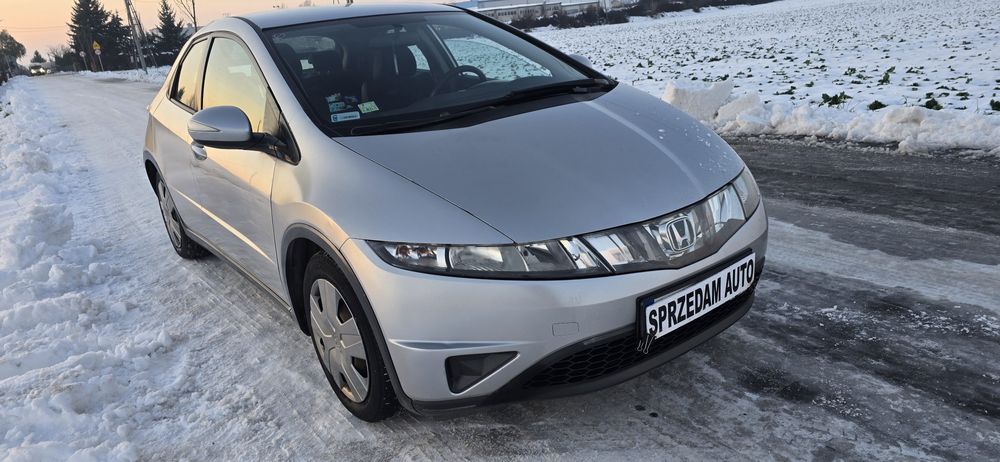 Honda Civic UFO 1.4B 2007r, 5 drzwi klima 6 biegów