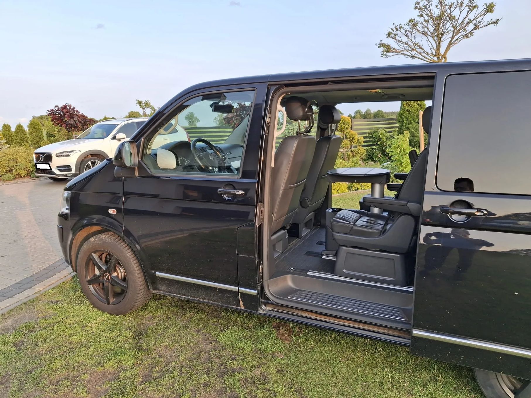 Volkswagen Multivan VW Multivan / DSG / 4x4 // 2011