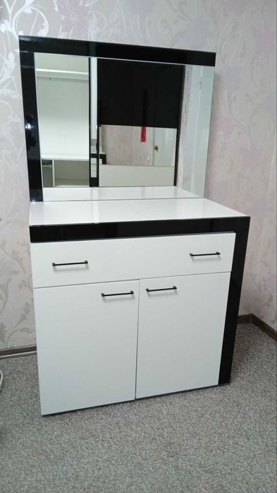 Стіл-трюмо-комод   ПРОДАМ