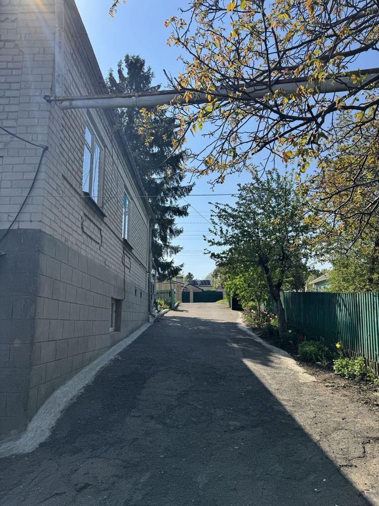 Будинок з ділянкою смт. Солоне