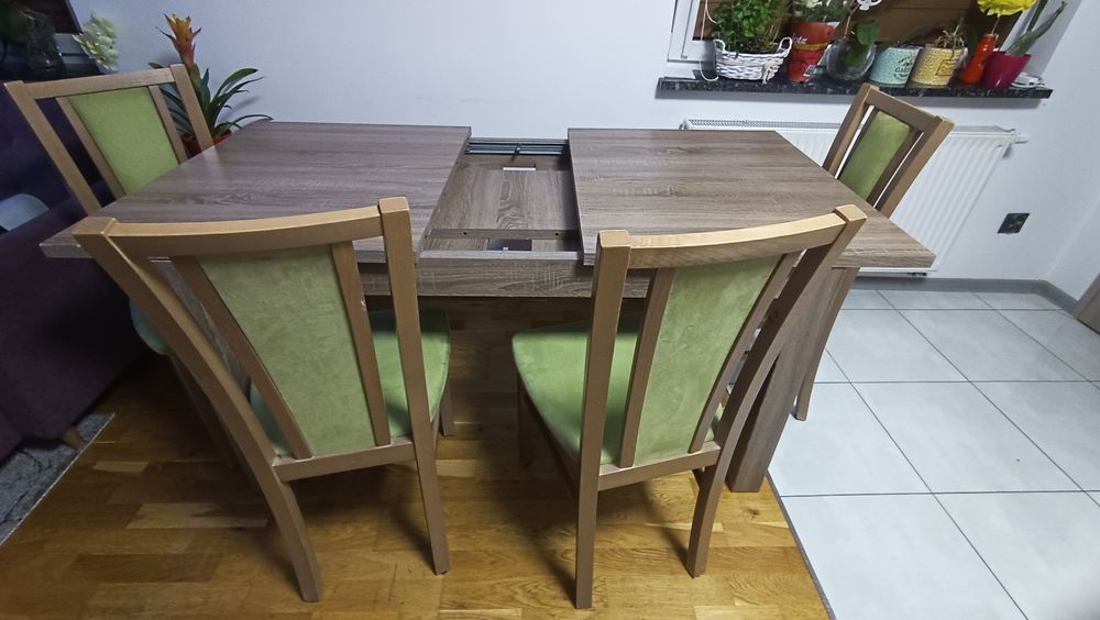 Stół rozkładany i 4 krzesła do salonu jadalni Agata meble