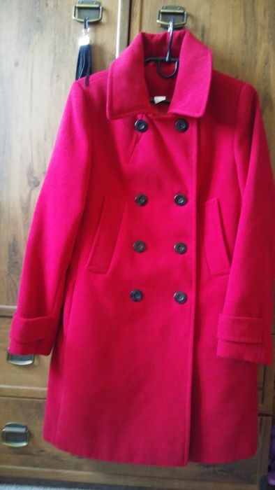 Демі пальто малинового - кармін - кольору. М-ка.