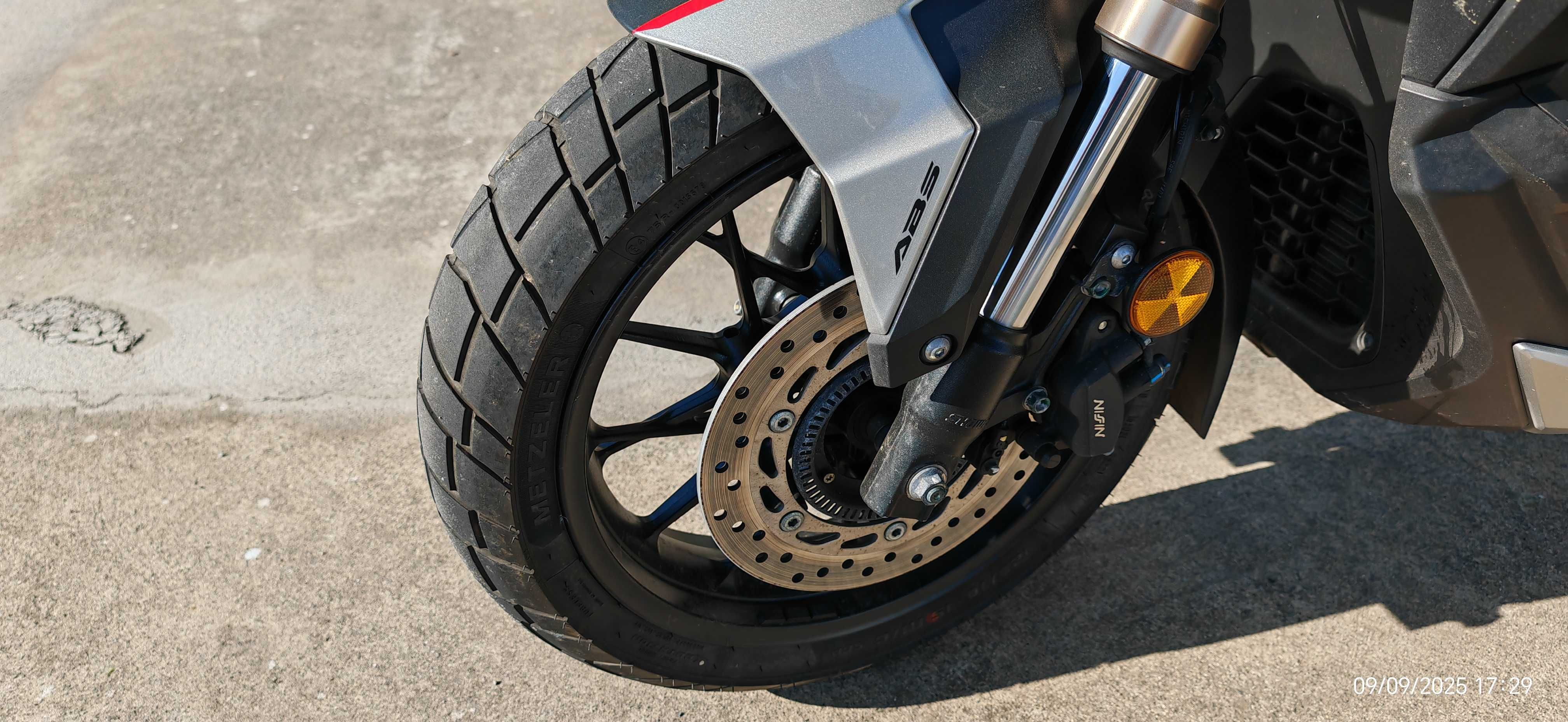Honda ADV 350 C/ muitos extras