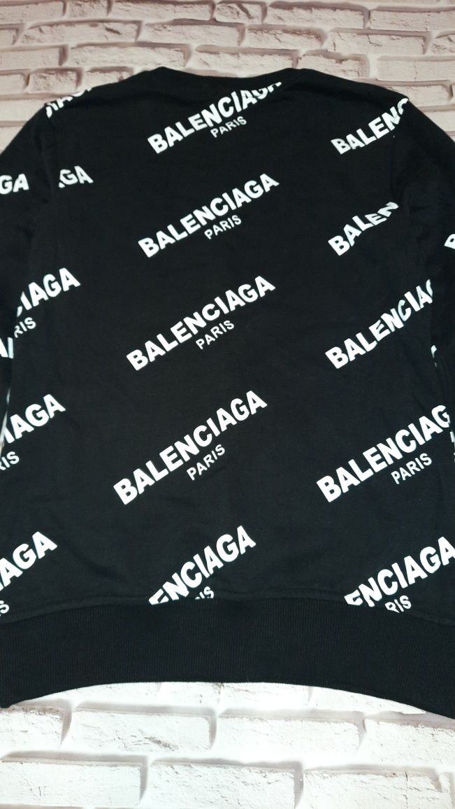 Женский свитшот кофта толстовка Balenciaga.  Новая!