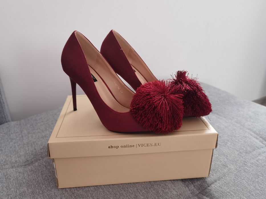 36 szpilki bordowe pompon wysokie wesele okazję super design sandały