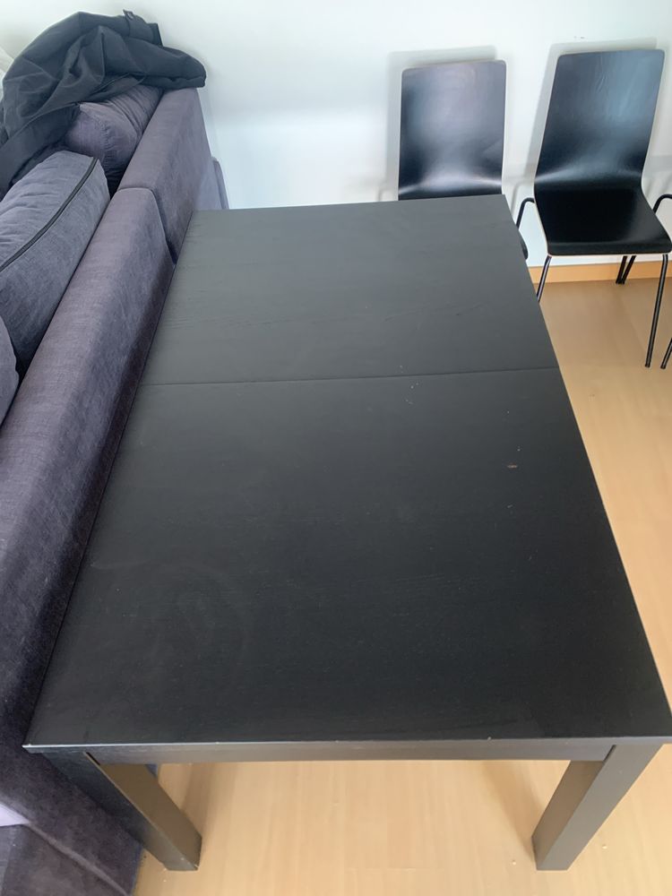 Mesa e 4 cadeiras
