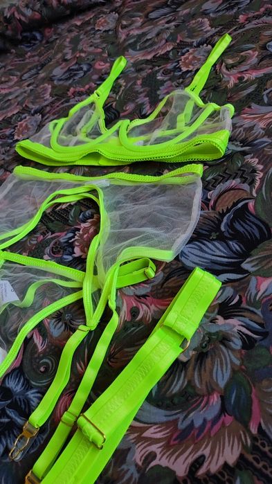 Шикарний неоновий комплект білизни