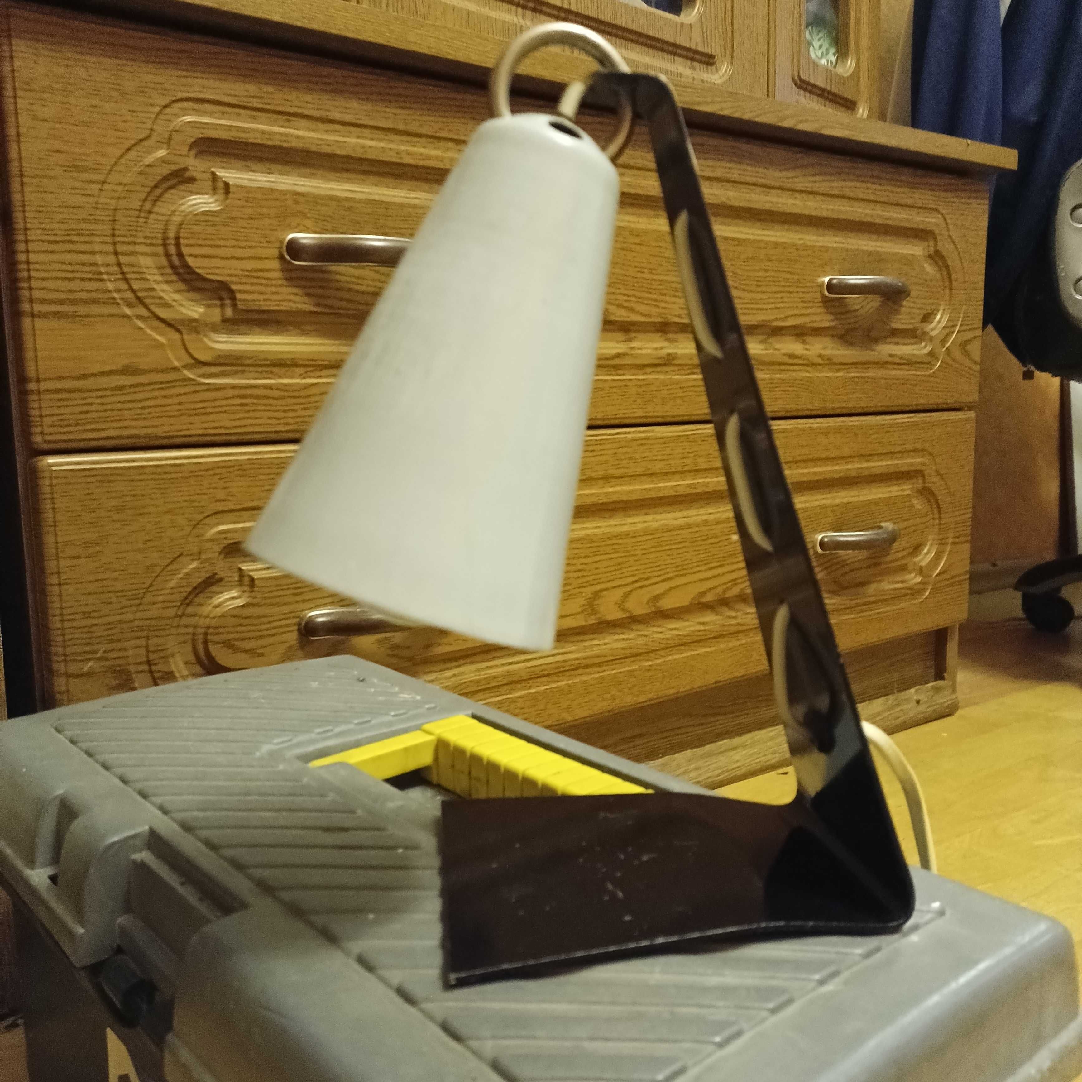 Lampka biurkowa typ 1133, A. Gałecki, lata 60.