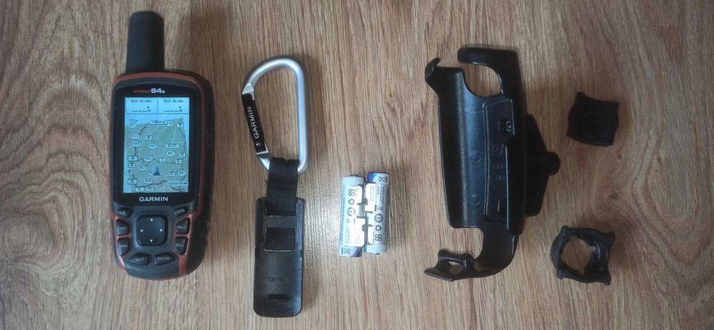 GARMIN  GPS turystyczny,  (gpsmap 64s] + 2 uchwyty + 2 akumulatory
