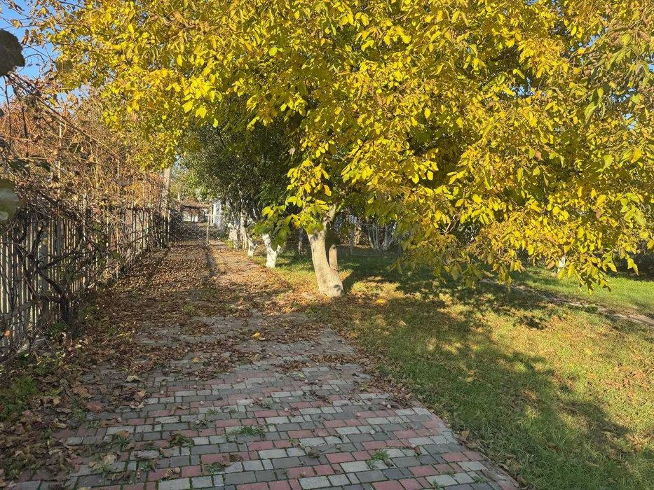 Продаж будинку з новим ремонтом. На 9 сотках землі. По вигідній ціні