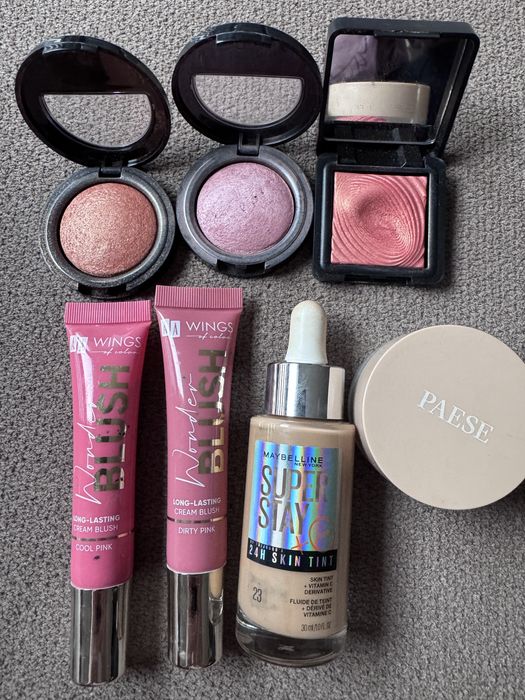 Zestaw uzywanych kosmetykow