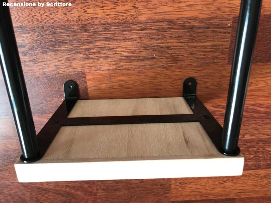 Półka łazienkowa na ręczniki wiszący nowoczesny z haczykami półką