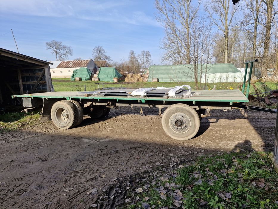 Przyczepa do bel, skrzyniopalet. Platforma, laweta