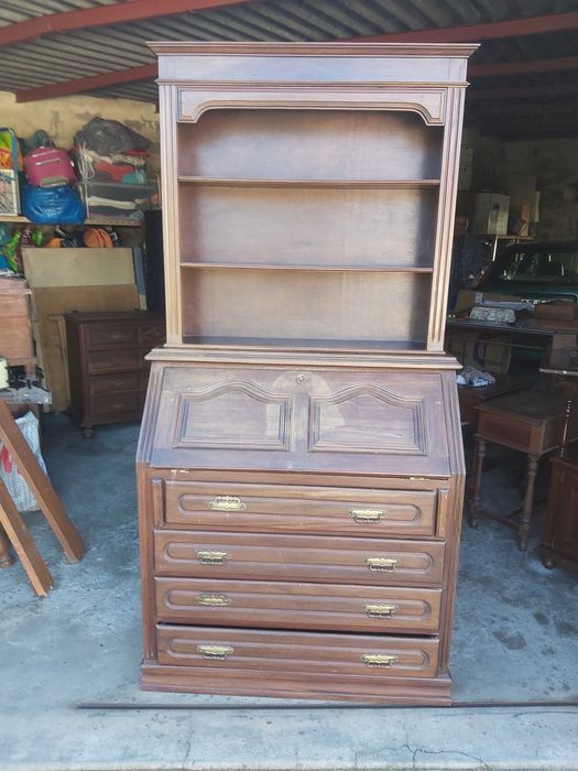 Secretária muito bonita e original