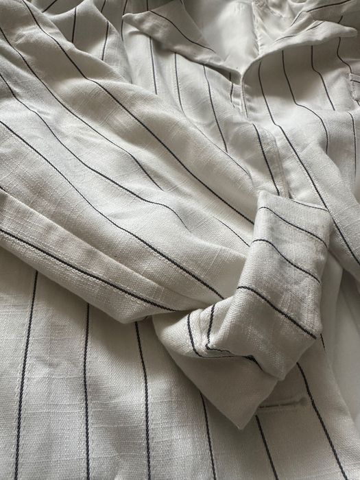 Długi żakiet marynarka prążek biały kremowy casual oversize luźny krój