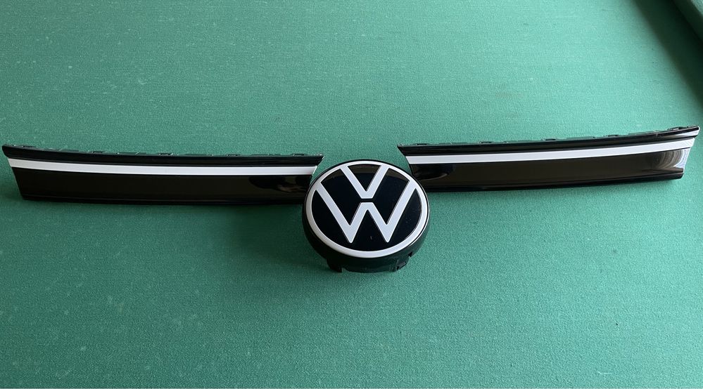 Передняя эмблема Volkswagen ID4, комплект.