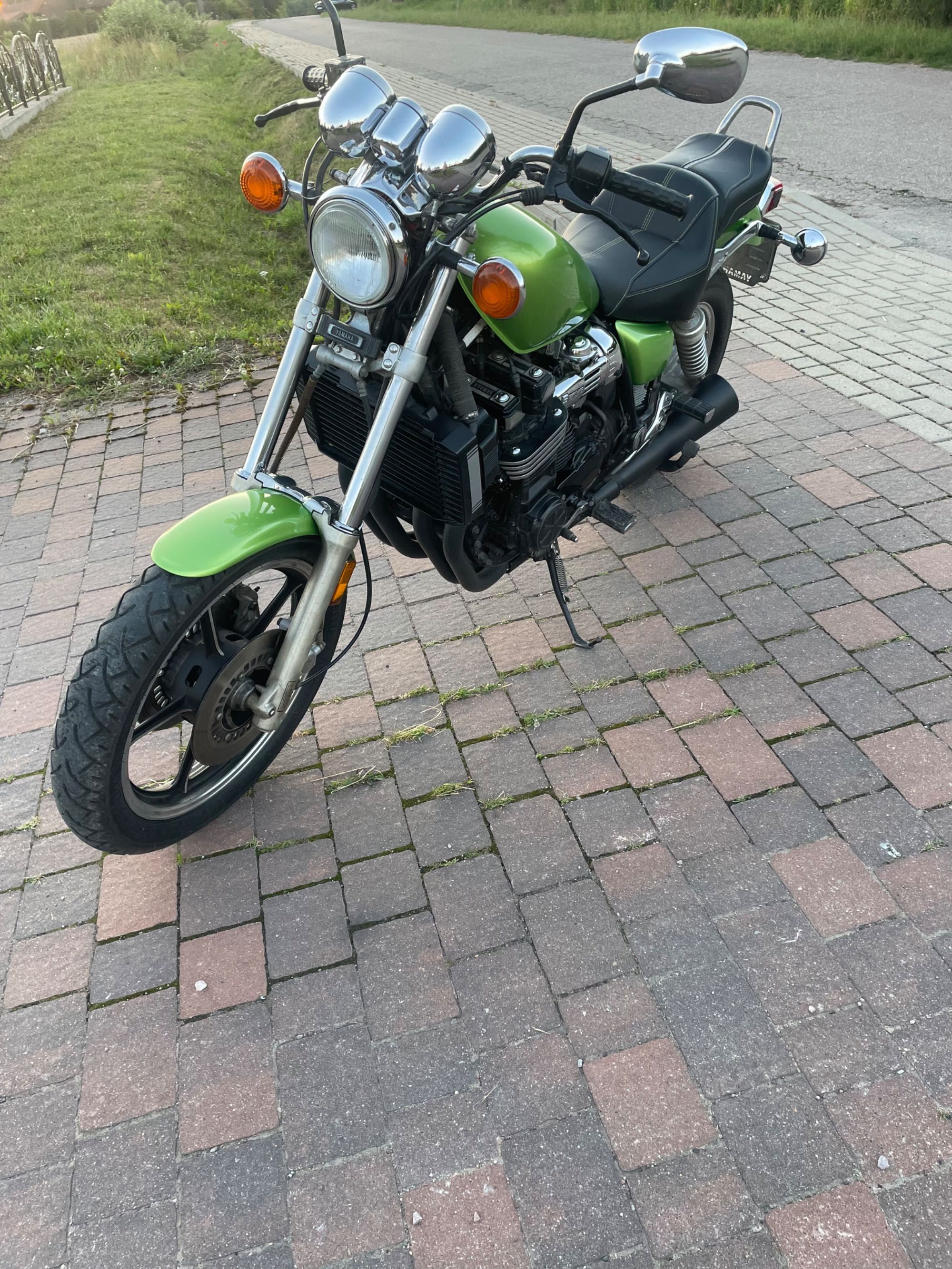 Yamaha xj 700 maxim