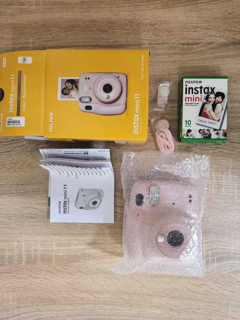 Фотоаппарат моментальной печати Instax Mini 11 Blush Pink + Картриджи