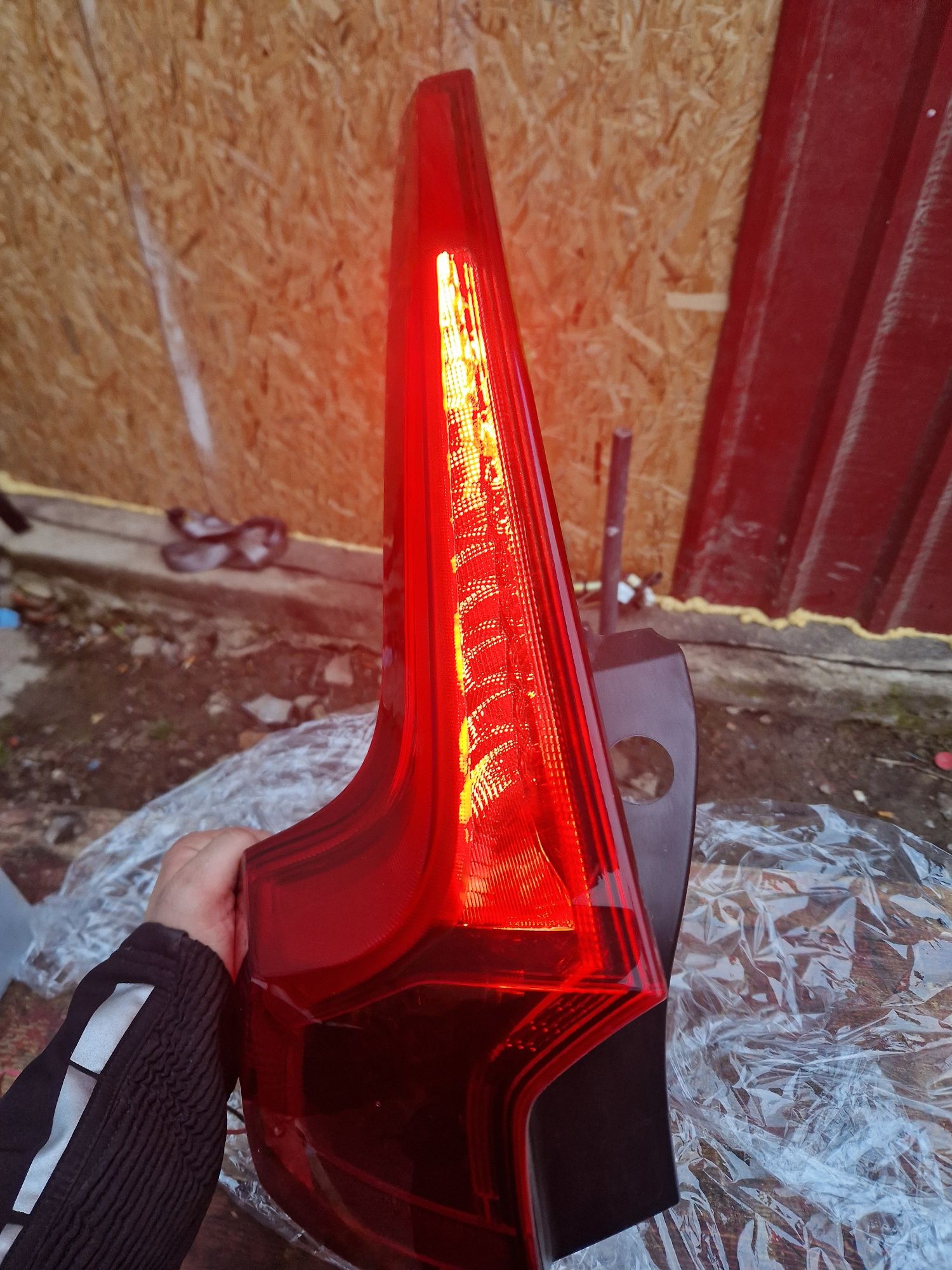 Lampa lewy tył lewa tylna volvo V90 3222.8008