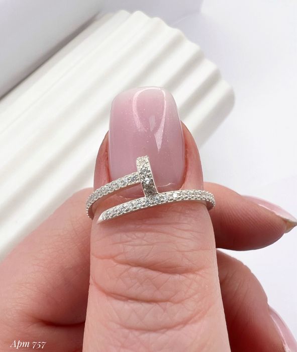 Продам срібну каблучку