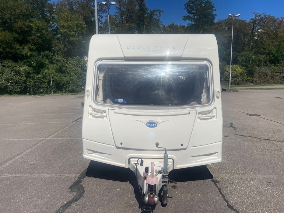 Caravana inglesa cama fixa
