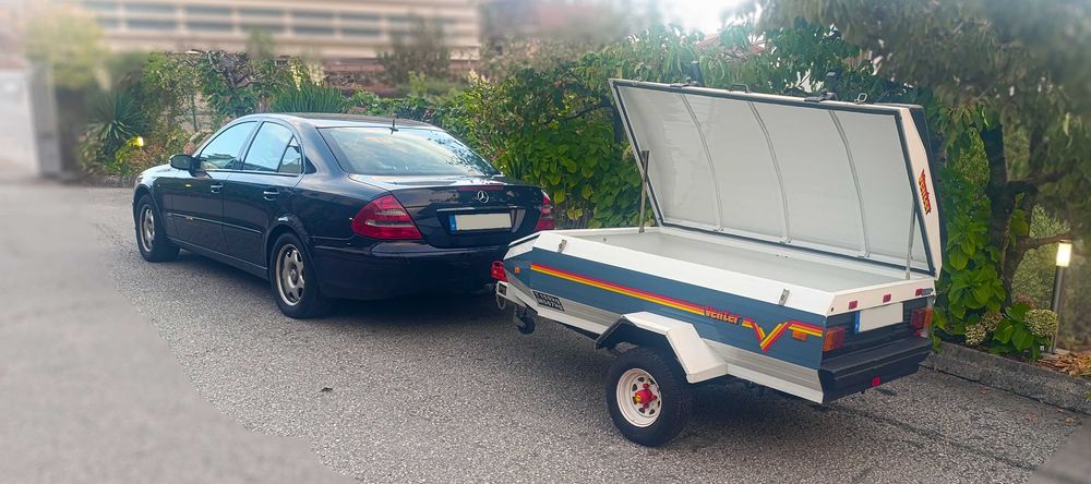 Mercedes E220 Sedan Elegance + Atrelado Venter