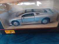 Модель машинки Maisto 1:43 Diecast Model Jaguar XJ220 Silver