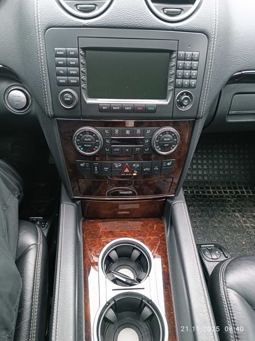 Mercedes Benz GL – Class  550 AT 4 Matio