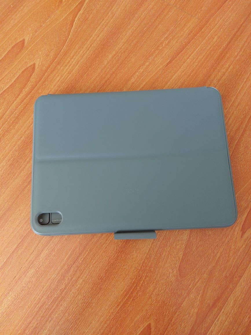 Logitech Slim Folio Keyboard для Apple iPad 10 10.9 2022 11 2025