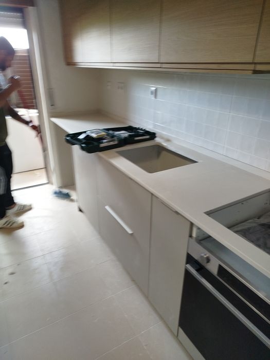 Fabricamos tampos de bancada de cozinha sob medida