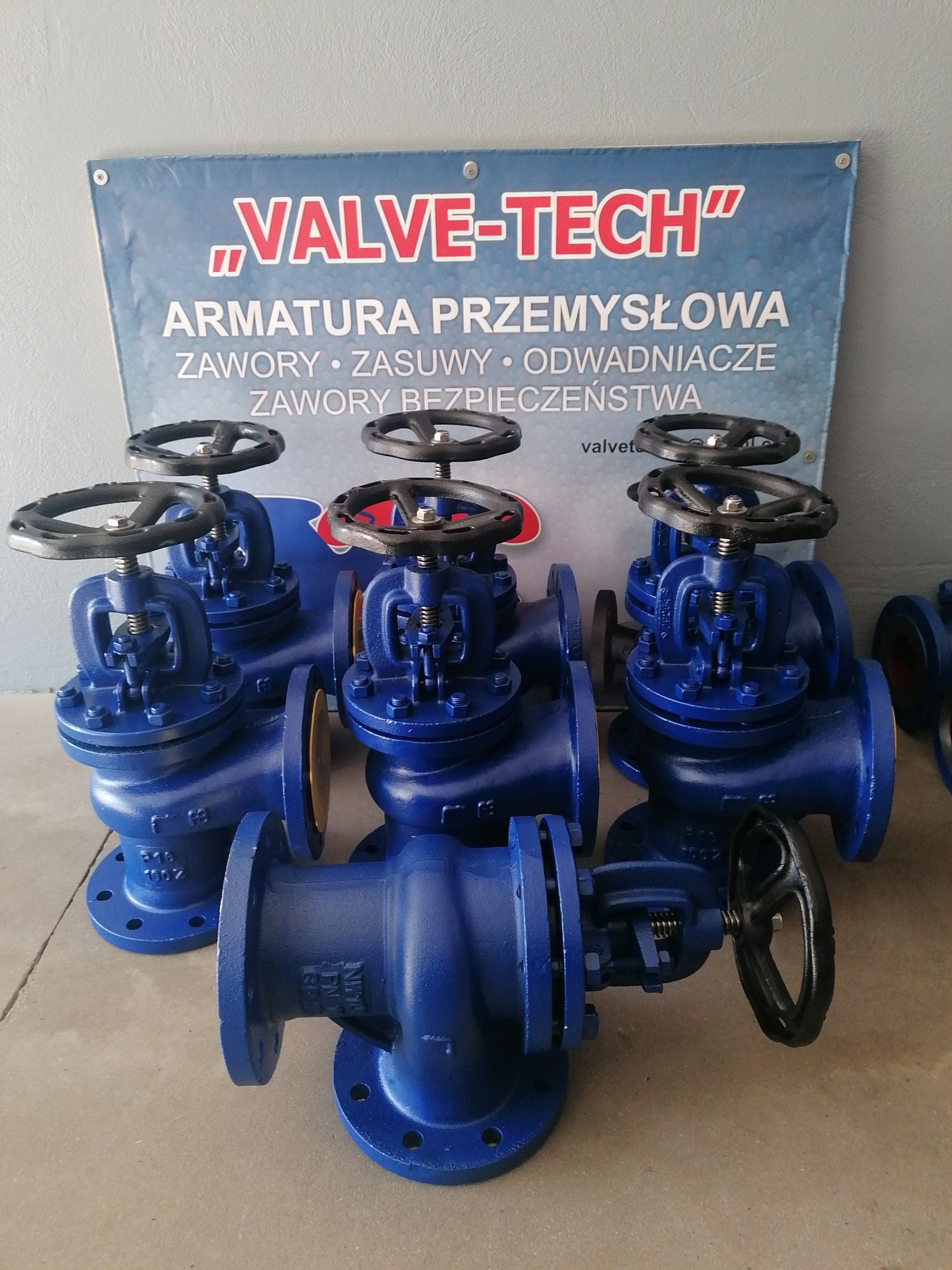 Zawór zaporowy kątowy Zetkama Fig 216 Dn100 Pn16  kołnierzowy