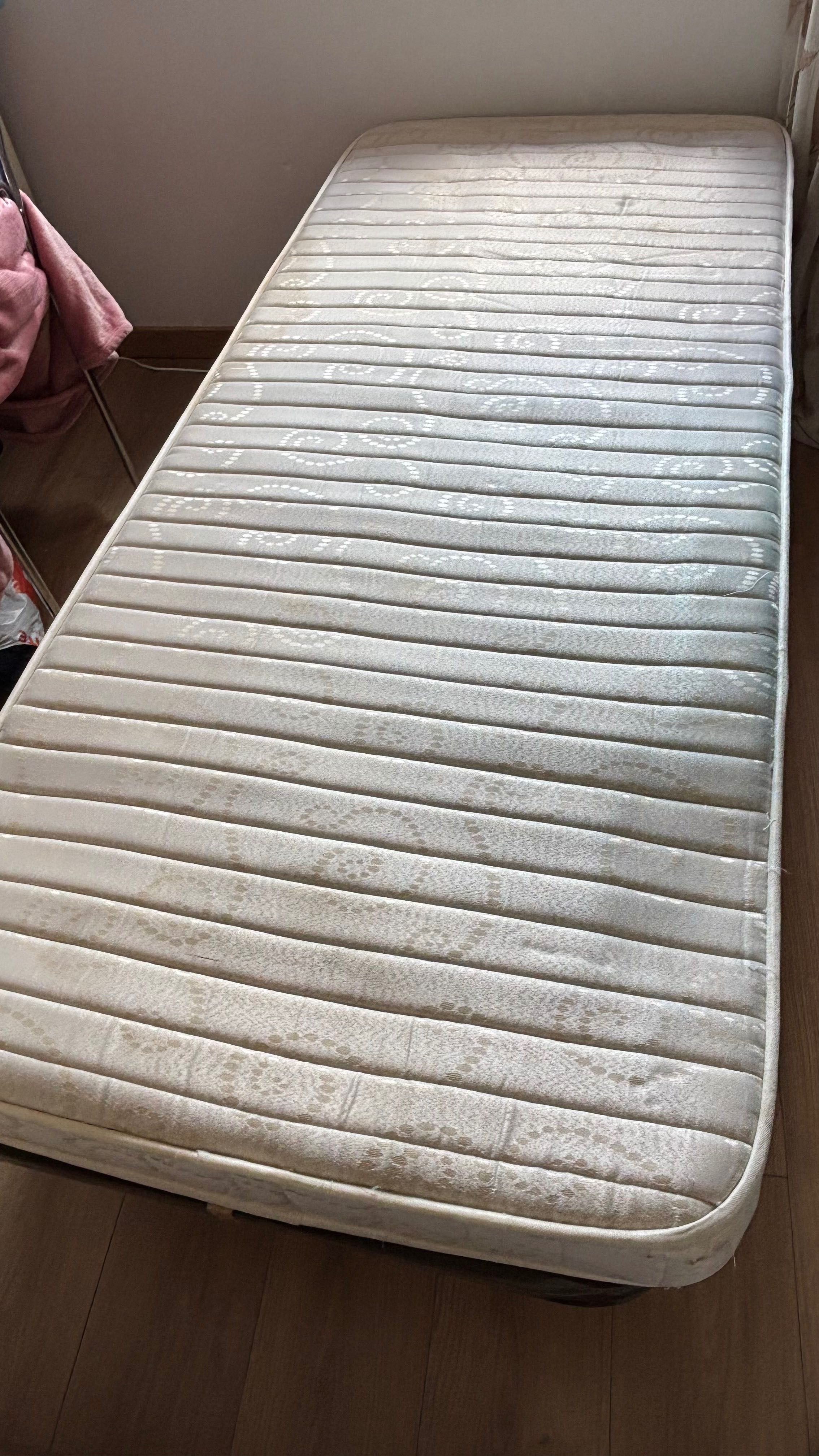 Cama individual 180x80 cm com colchão