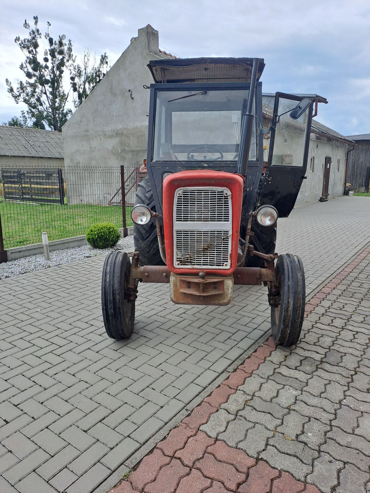 Ciągnik c-360, zarejestrowany, opłacony sprawny