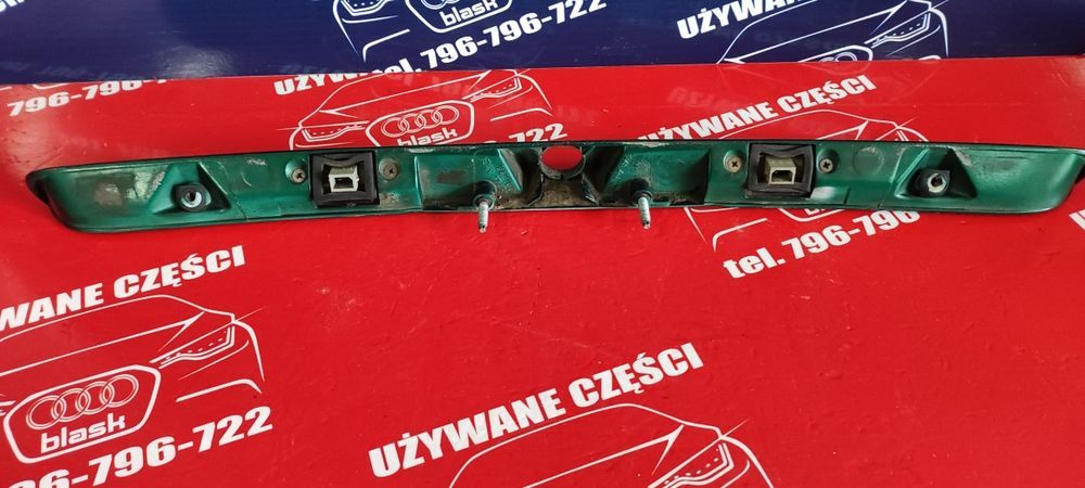 Blenda Zielona Listwa Oświetlenia Tablicy Rejestracyjnej A4 B5 Sedan