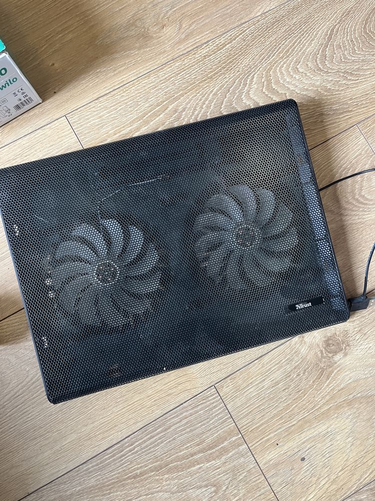 Podstawka chłodząca pod laptop