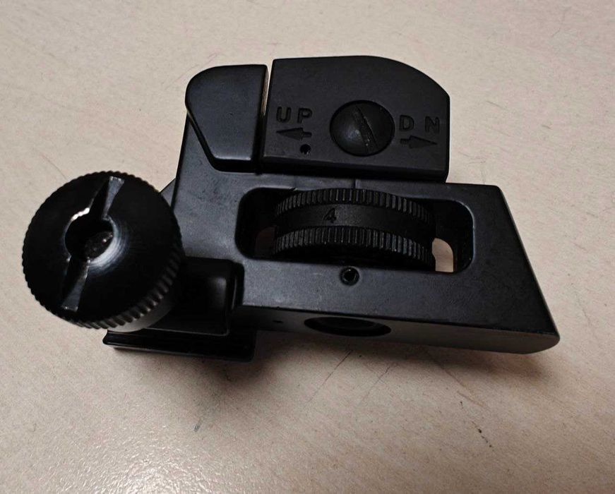 Механічний приціл на AR15 Iron (мушка та цілик)